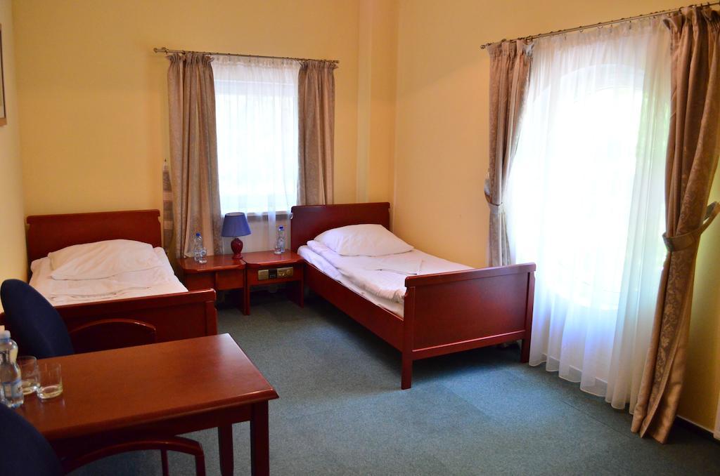 Hotel Mikorzyn Ślesin 部屋 写真