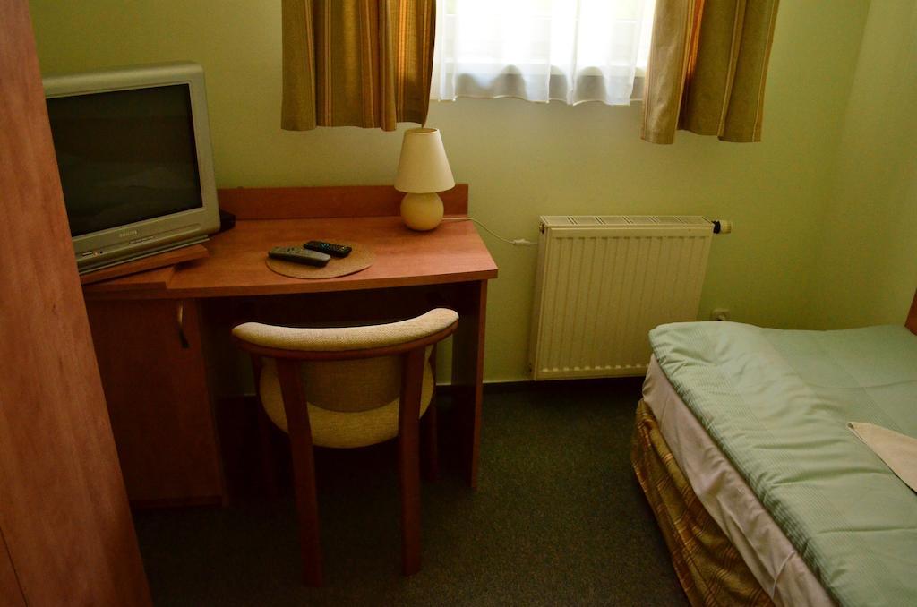 Hotel Mikorzyn Ślesin 部屋 写真