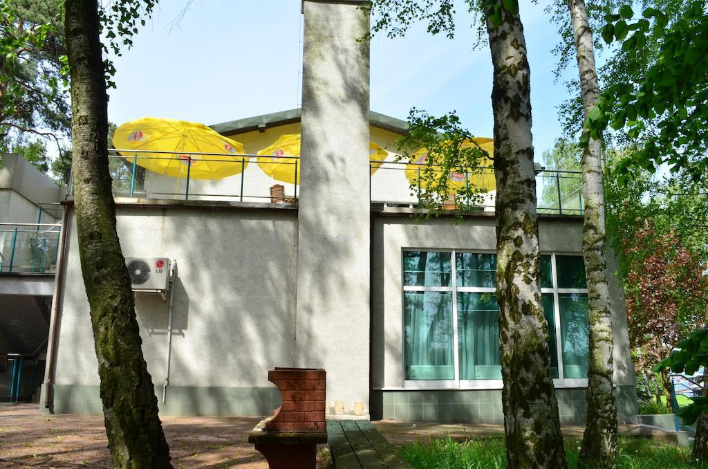 Hotel Mikorzyn Ślesin エクステリア 写真